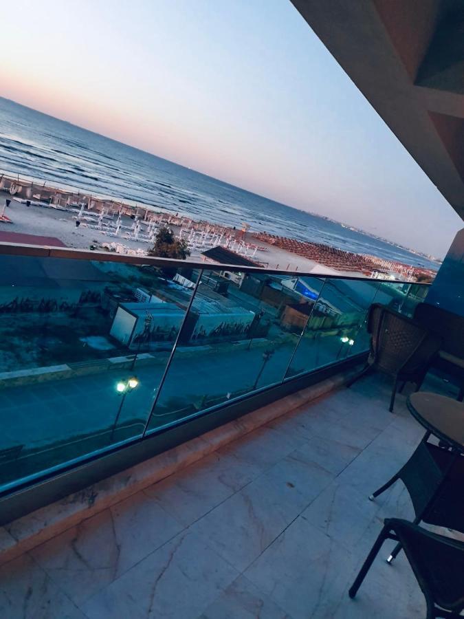 Wave 2 Mamaia Prima Linie Vedere La Mare 120Mp Năvodari Exterior foto