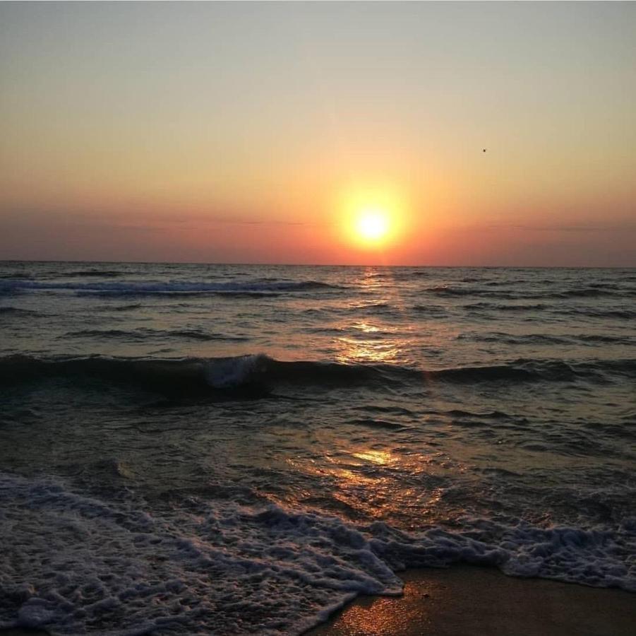 Wave 2 Mamaia Prima Linie Vedere La Mare 120Mp Năvodari Exterior foto